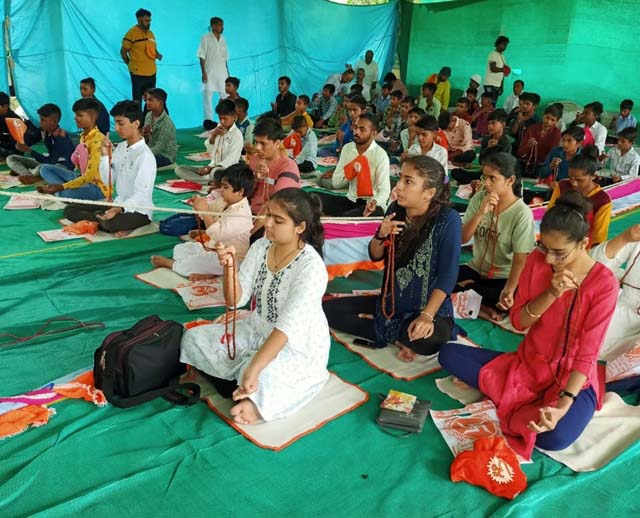 संत श्री आशारामजी आश्रम, बायड, अरवल्ली, गुजरात में हुए विद्यार्थी ...
